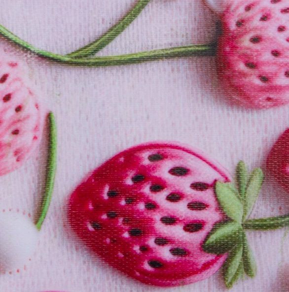 Клеенка на тк.основе "ГЛЯНЕЦ" Лесная земляника (1.37х20м)